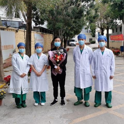 三亚女游客家属质疑：首诊肠胃科医生专业性对比